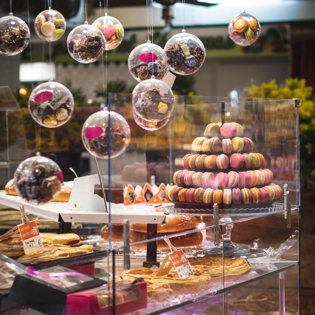 Macarons at Les Halles de Narbonne, by Paul de Burger