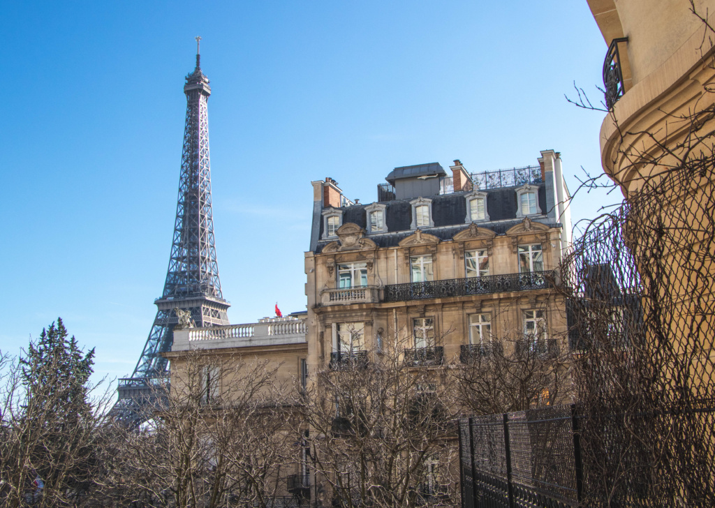 Eiffel Tower from Avenue de Camoens, Paul de Burger